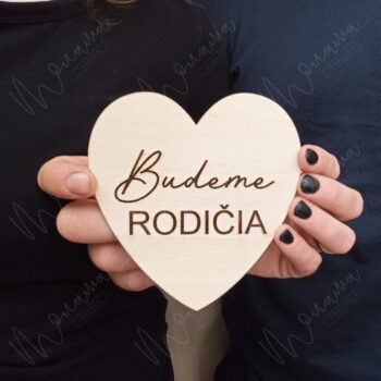 Drevený míľnik "Budeme rodičia"