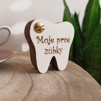 Drevená krabička na zúbky