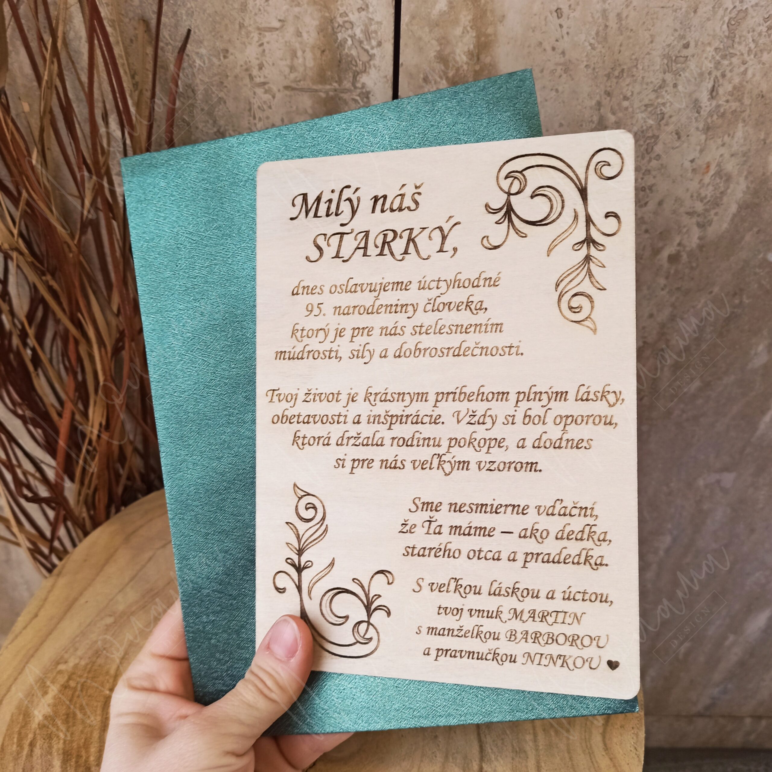 Personalizovaná gravírovaná tabuľka s venovaním k 95. narodeninám – originálny darček pre starkého s venovaním od rodiny.